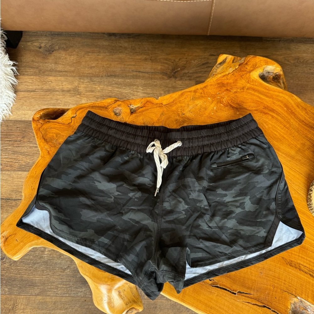 Vuori camo shorts